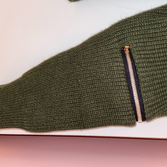 [2-Piece] Cropped Knit Sweaters | White + Green - Picture 15 of 15